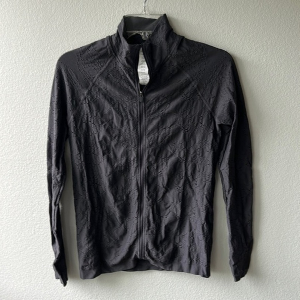 Fabletics jacket dark gray size Medium fitted peak holes athleisure